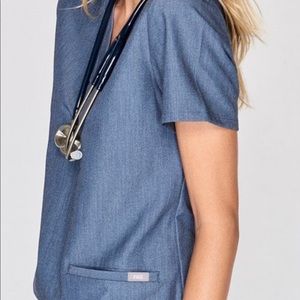 NWT FIGS HEATHER DENIM CASMA TOP SMALL